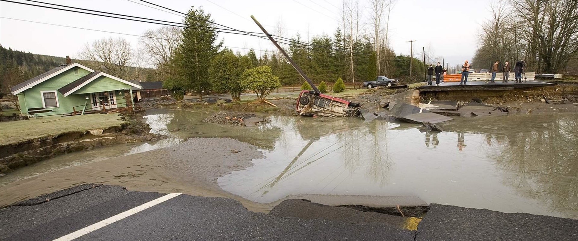 Why Hiring A Local Residential General Contractor Is Key To Successful Flood Damage Restoration In Seattle